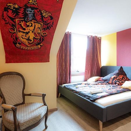 - Magical Harry Potter Apartment In Duisburg - 2 Mins Central Station Hbf - Kingsize Bed & Netflix - Kültér fotó