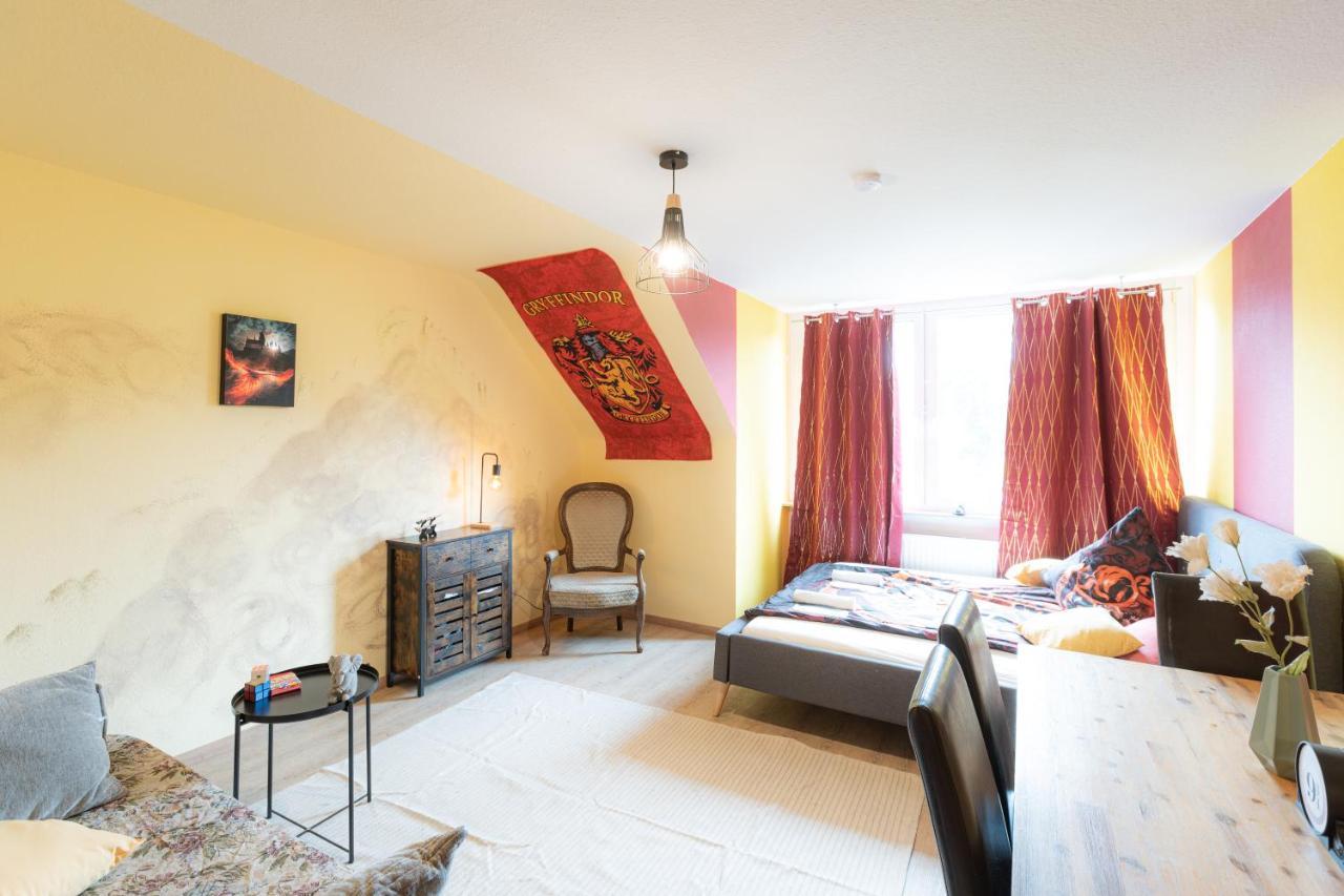 - Magical Harry Potter Apartment In Duisburg - 2 Mins Central Station Hbf - Kingsize Bed & Netflix - Kültér fotó